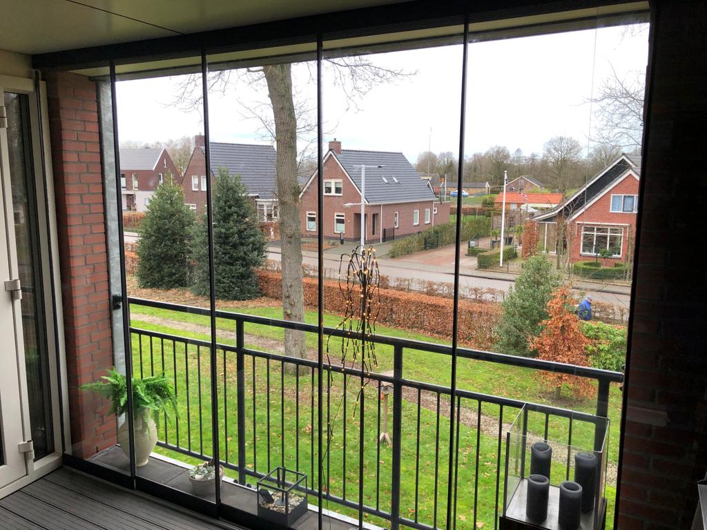 glazen schuifwand voor balkon